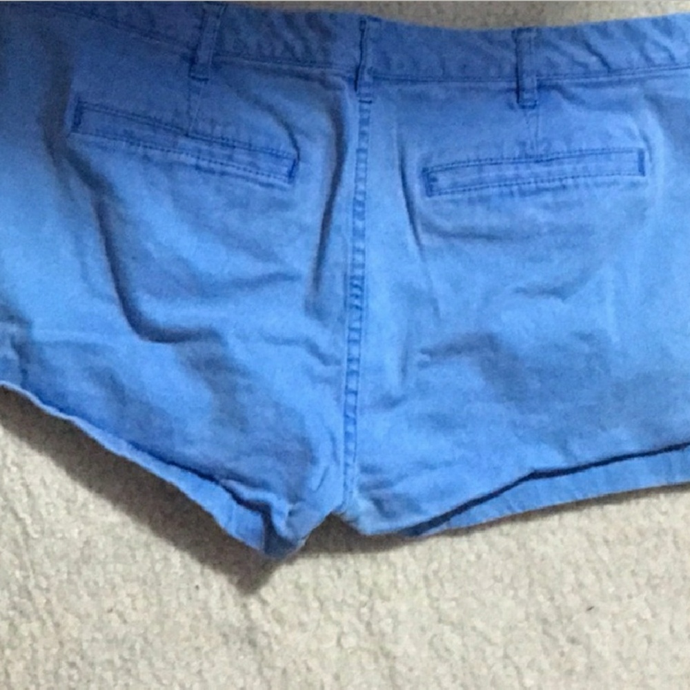 Express Shorts - Picture 2 of 3